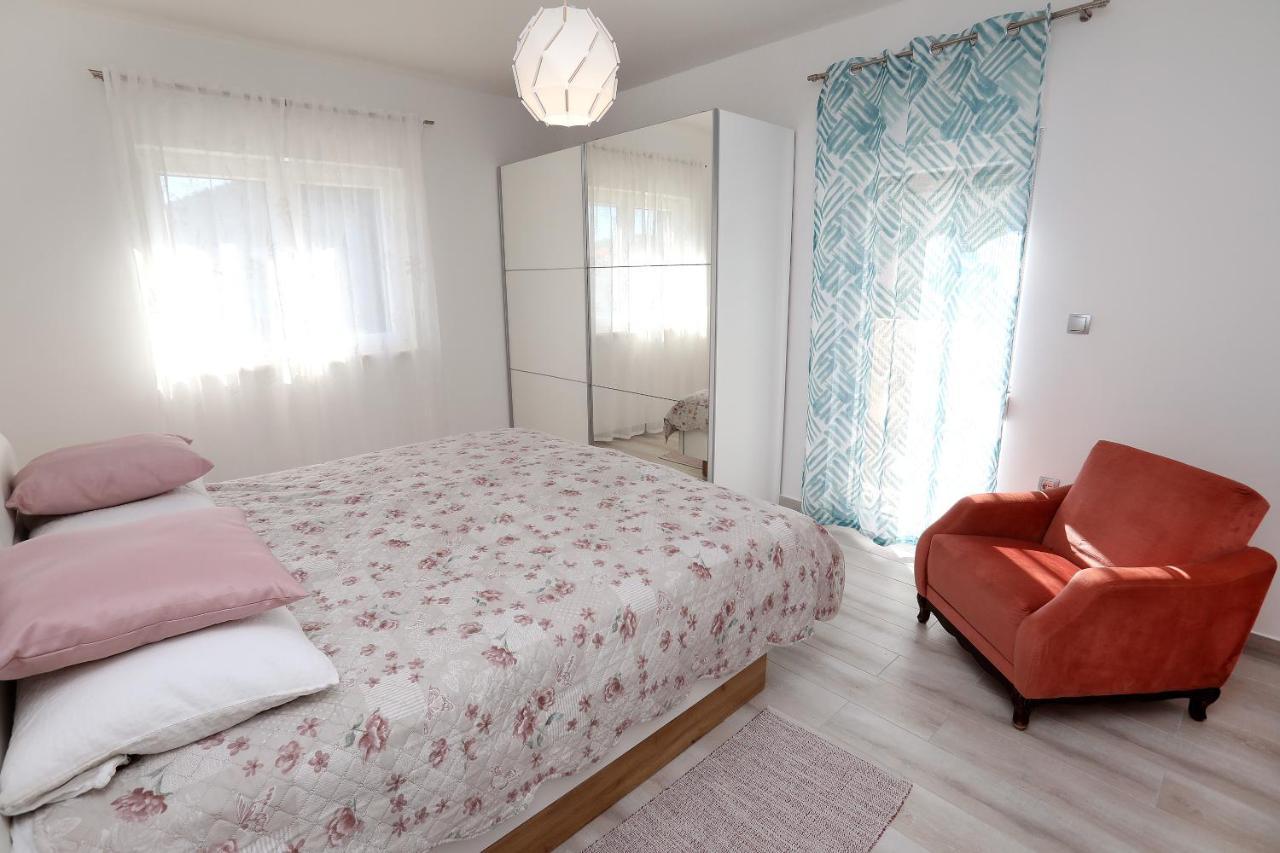 Apartament Vila Ivana Dolores Vinišće Zewnętrze zdjęcie