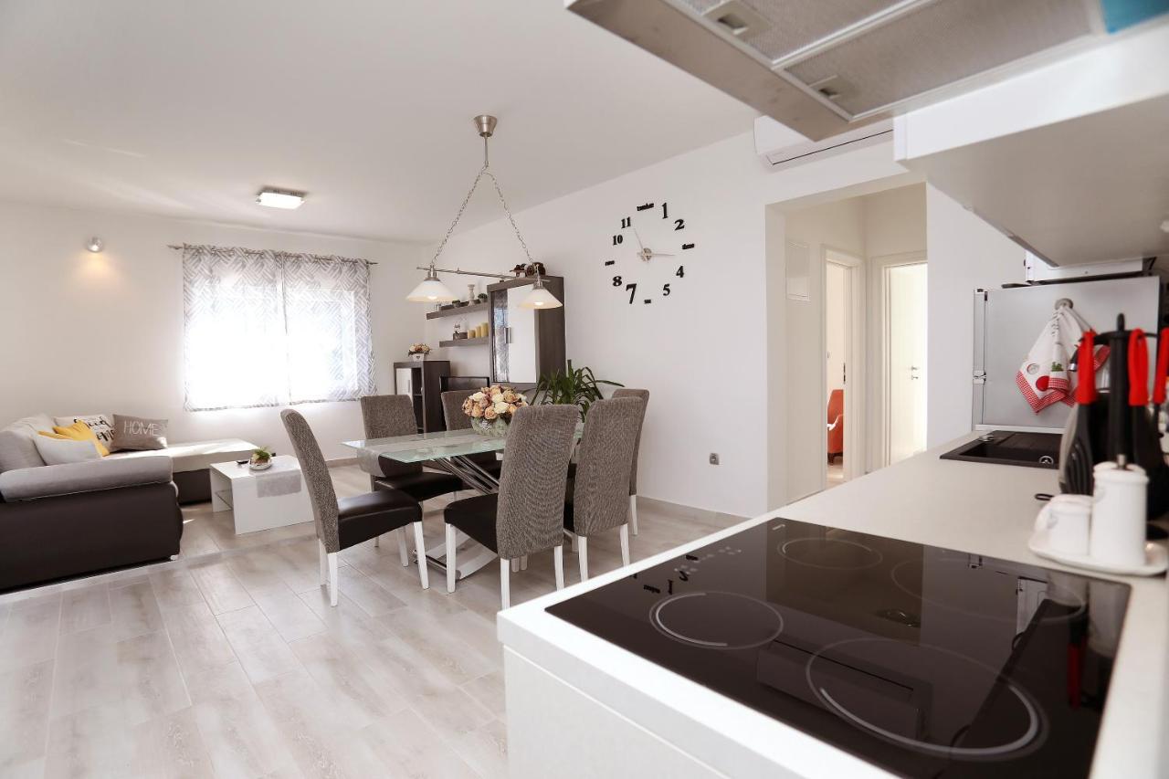 Apartament Vila Ivana Dolores Vinišće Zewnętrze zdjęcie