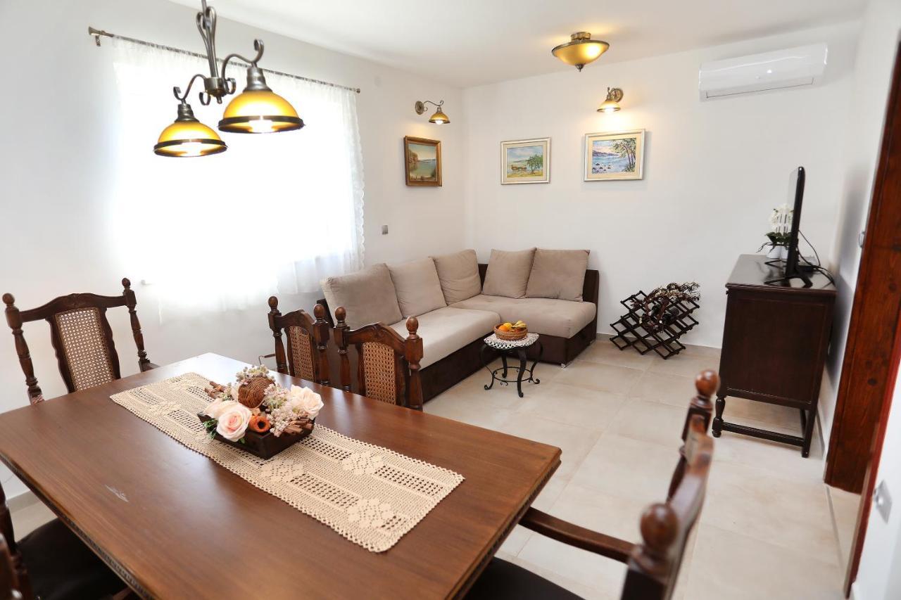 Apartament Vila Ivana Dolores Vinišće Zewnętrze zdjęcie